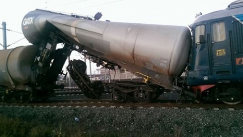 Accident Feroviar N Arad Vagon Cistern Lovit De O Locomotiv La Arad