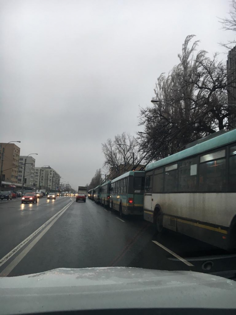 Traficul Din Bucure Ti Este Paralizat Tramvaiele I Troleibuzele Nu