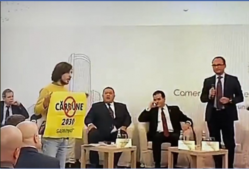 VIDEO Incident la o conferință cu Ludovic Orban și Cristian Bușoi