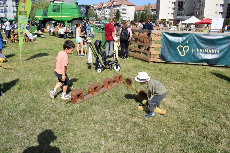 FOTO Sute de copii şi adulţi s au re întâlnit la Miercurea Ciuc cu