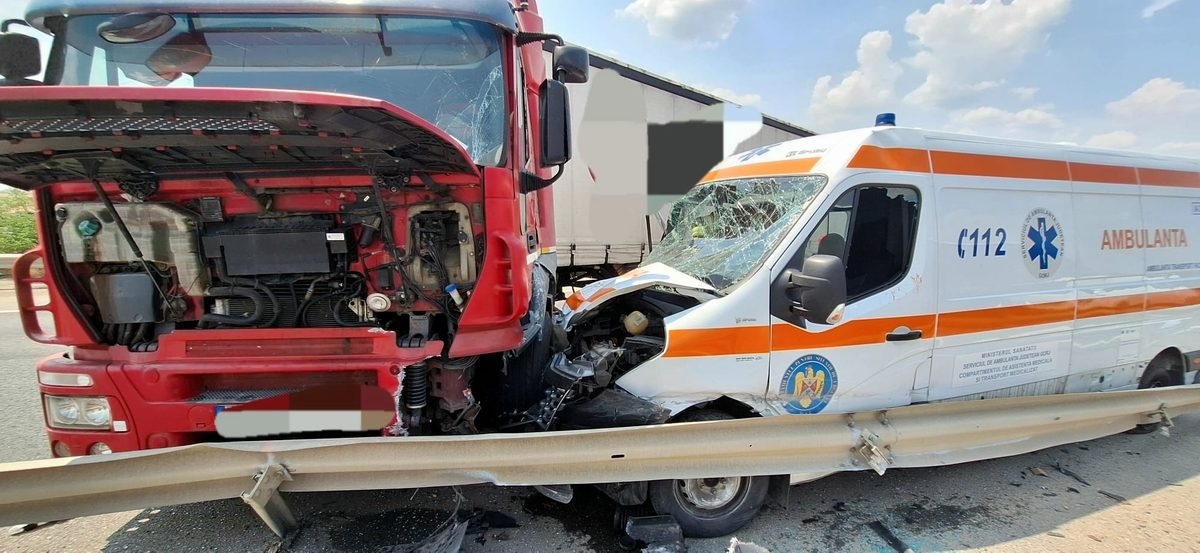 FOTO Accident grav pe Autostrada București Pitești Un TIR și o