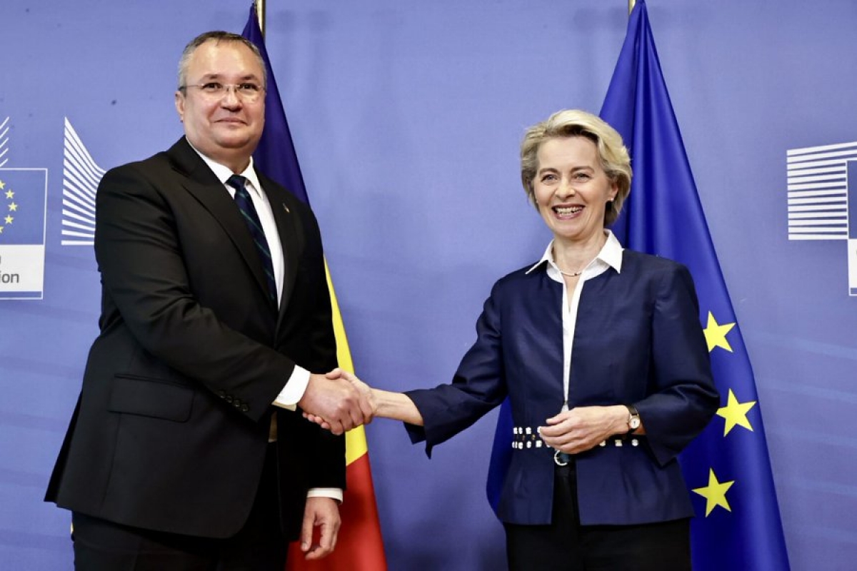 Marcel Ciolacu și Nicolae Ciucă o felicită pe Ursula von Der Leyen