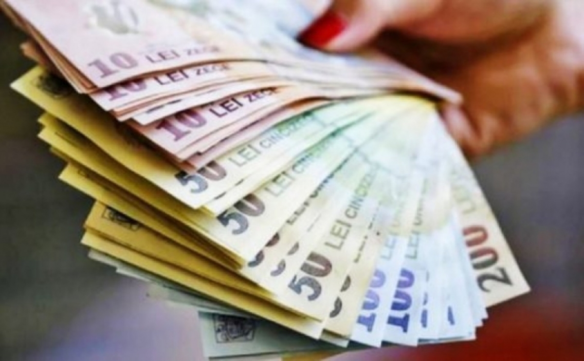 Industria care oferă cele mai mari salarii din România un angajat a