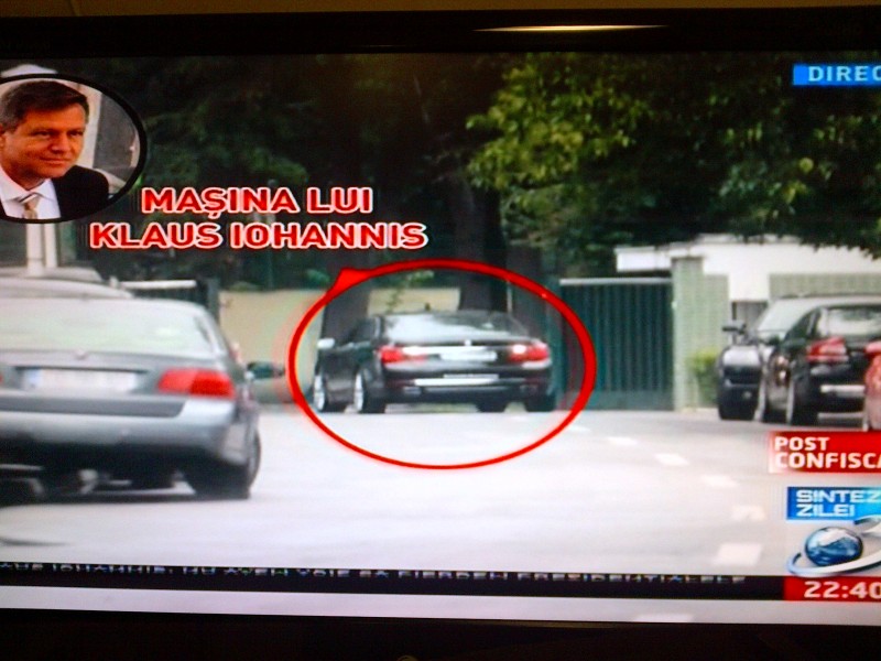 Mașina lui Klaus Iohannis, la poarta Vilei Lac 3