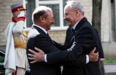 Basescu-Timofti-imbratisati-Chisinau