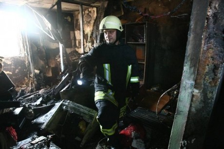Explozie într-un apartament din oraşul Săveni