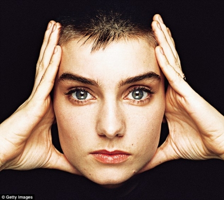 Sinead O'Connor a fost nominalizată pentru Rock & Roll Hall of Fame