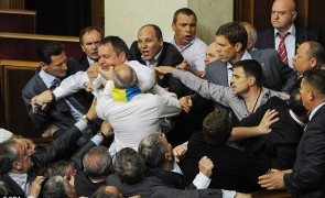 ucraina parlament bataie