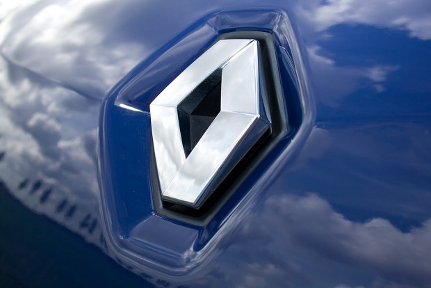 Renault makes a wierd supply: a refund if you happen to divorce!  What’s the lure that hides the supply