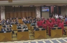 bataie Parlament Africa de Sud