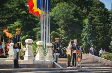 Klaus Iohannis parcul carol monument