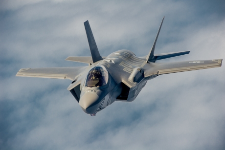 NATO avertizează Moscova, după un posibil conflict direct deasupra Poloniei: 'Rămânem pregătiţi să protejăm şi să apărăm toţi aliaţii'