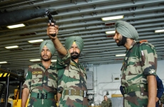 soldati indieni