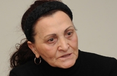 Eugenia Manole