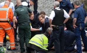 deputat resusciteaza politist Londra