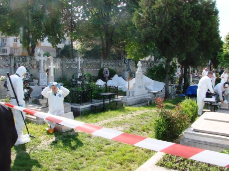 Aproape 800 de bebeluşi morţi abandonaţi într-o groapă comună vor fi exhumaţi