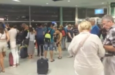 romani blocati aeroport Lisabona