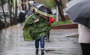 ploaie umbrela pelerina vant