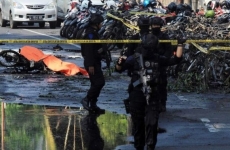 indonezia politie atac