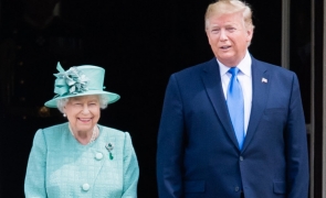 Regina Elizabeth a II-a îl întâlnește pe Donald Trump