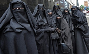 femei musulmane fata acoperita muslim women