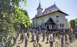 Inquam Catedrala Suceava credincioși slujbă