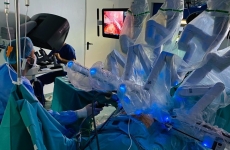 Spitalul Clinic Sanador: Intervenție urologică realizată cu ajutorul robotului Da Vinci Xi