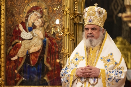 Patriarhul Daniel a intervenit direct și a spus cuvinte dure: Cum păcălea un celebru fost preot românii că încă mai este cleric