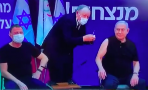 Benjamin Netanyahu vaccinat