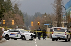 atac Canada Vancouver librărie poliție