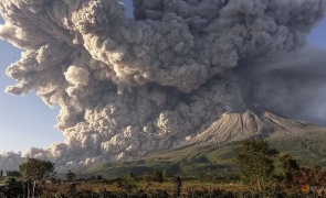vulcan erupție Indonezia