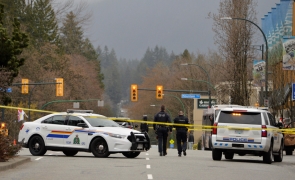 atac Canada Vancouver librărie poliție