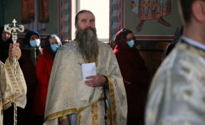mitropolitul teofan manastirea stiubieni duminica crucii 4 aprilie