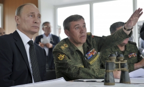 Valery Gerasimov și Vladimir Putin