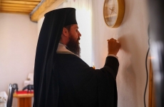 Părinte biserica preot ceas Centrul catehetic