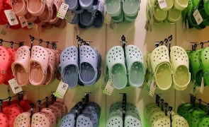 crocs papuci pantofi cumparaturi magazin