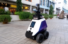 robot singapore strazi
