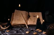 vrăjitorie vrajitoare paranormal carte antica demoni 