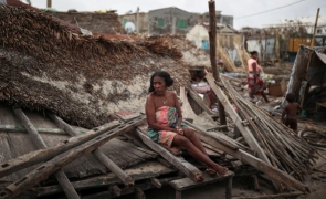 ciclonul Batsirai uragan case distruse madagascar