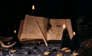 vrăjitorie vrajitoare paranormal carte antica demoni 