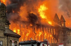 Dalton Mills incendiu West Yorkshire