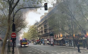 autobuz incendiu foc paris