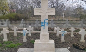 cimitir eroi vandalizat moldova