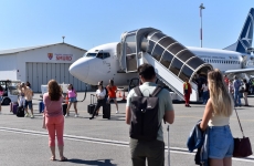 Aeroportul Craiova avion debarcare