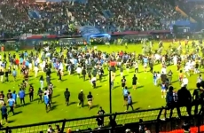 busculada fotbal indonezia Kanjuruhan malang