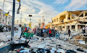 atentat somalia mogadiscio carnagiu