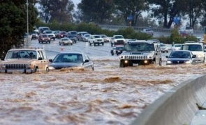 inundatie strada masini