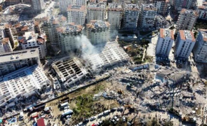 blocuri prabusite cutremur turcia Rönesans Residence