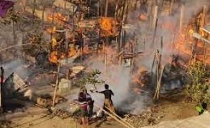incendiu rohingya