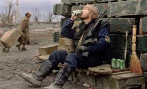 soldat rus bautura